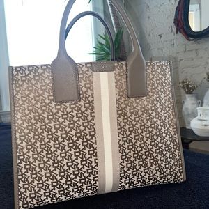 DKNY totes bag